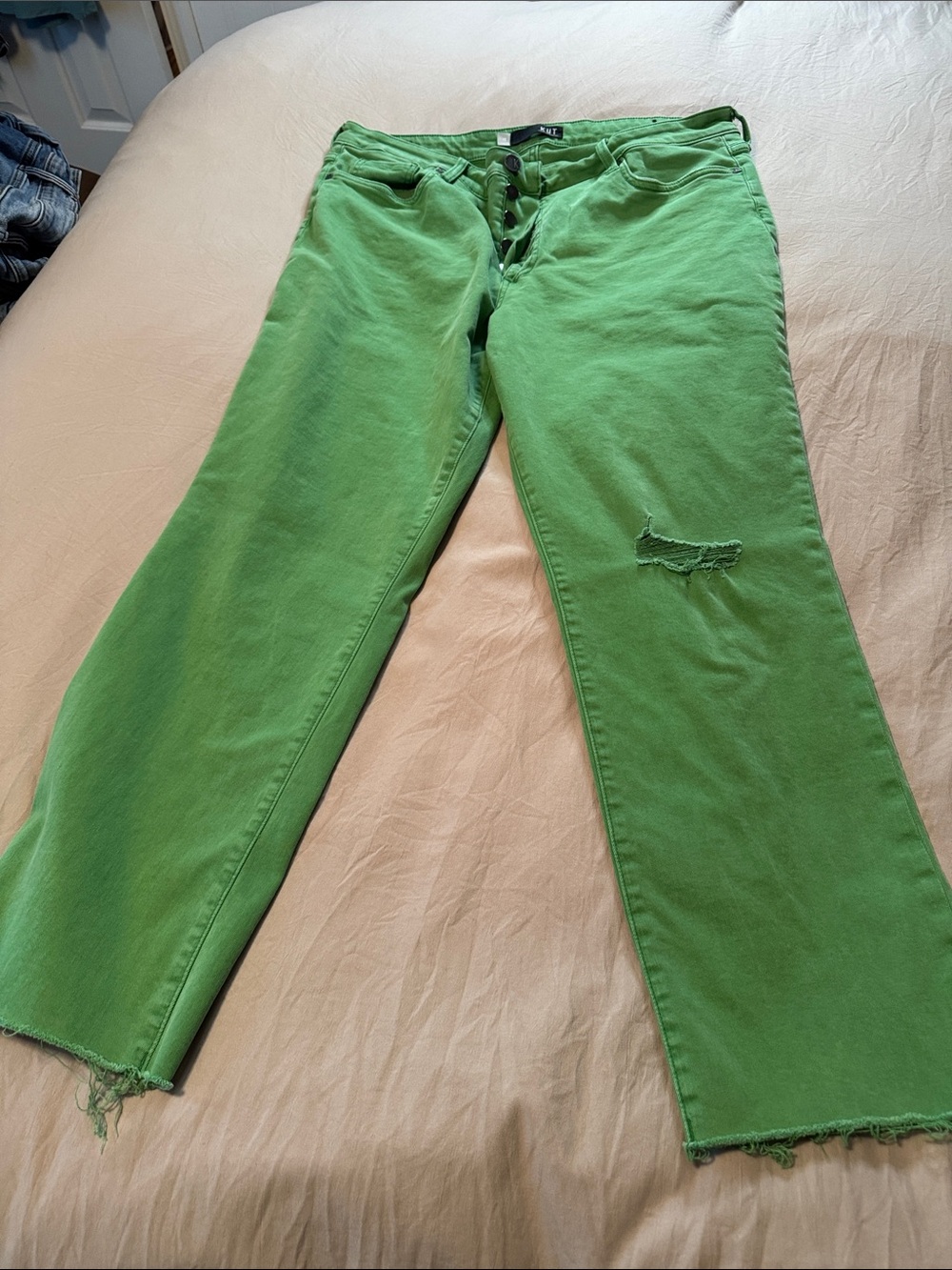 Kut from the Kloth Bright Green Cropped Pants (13) - Picture 6 of 8